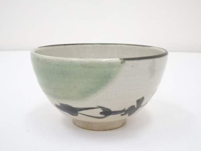 JAPANESE TEA CEREMONY ORIBE GLAZE TEA BOWL / CHAWAN